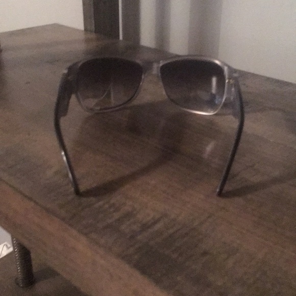 Coach sunglasses - Picture 3 of 4